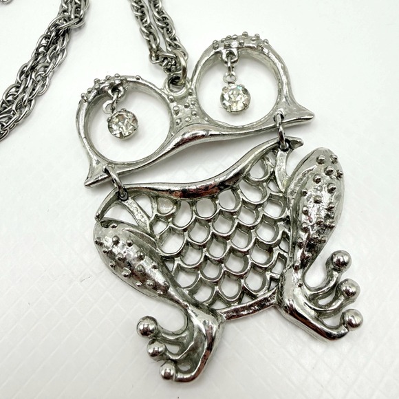Jewelry - Vintage 23" Silver Tone Chain Frog Amphibian Pendant Necklace w/ Rhinestone Eyes